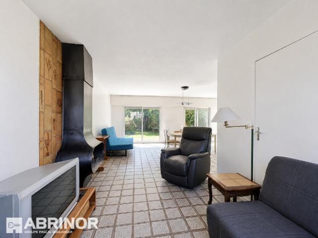 EXCLUSIVITÉ – Maison familiale chambres jardin garage au cœur du très recherché quartier des Hauts de Mons !