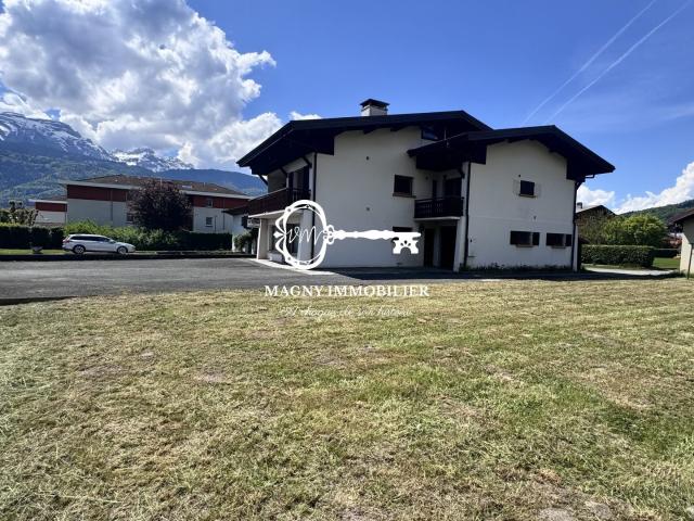 Exclusivité – Maison Individuelle Avec 2 Appartements – Loc 218m² Marignier