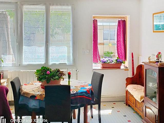 EXCLUSIVITE Maison se situant à Vervant 5 pièce s