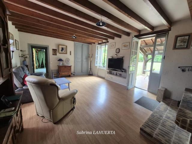 EXCLUSIVITÉ – MAISON SPACIEUSE À CAUSSENS, 182 M²