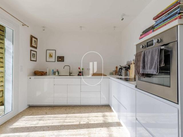 Exclusivité Maison rénovée avec piscine à vendre à Viens 92m² Viens