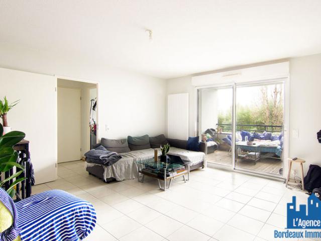 OFFRE D'ACHAT ACCEPTÉE. EXCLUSIVITÉ ! MÉRIGNAC CAPEYRON APPARTEMENT TYPE 3 D'ENVIRON 65 M² AVEC LOGGIA DE 9 M² + PLACE DE PARKING EN SOUS SOL. Benoît TREMENT O6 51 26 22 32