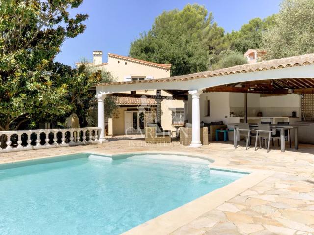 EXCLUSIVITE MOUGINS Belle villa provençale rénovée avec. 168m² Mougins