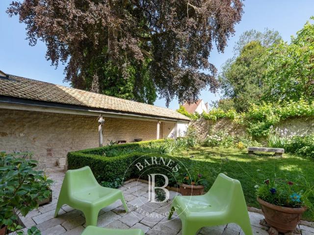 EXCLUSIVITÉ NEUFCHÂTEAU Demeure de caractère de 340 m² h. 338m² Neufchâteau
