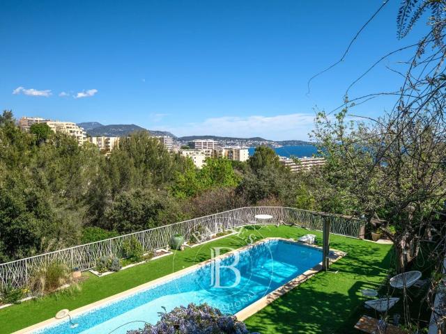 Exclusivité Nice Ouest Superbe Villa Piscine Vue Mer. 200m² Nice