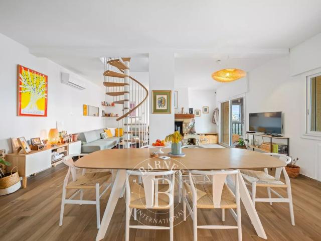 Exclusivité Nice Ouest Superbe Villa Piscine Vue Mer. 200m² Nice