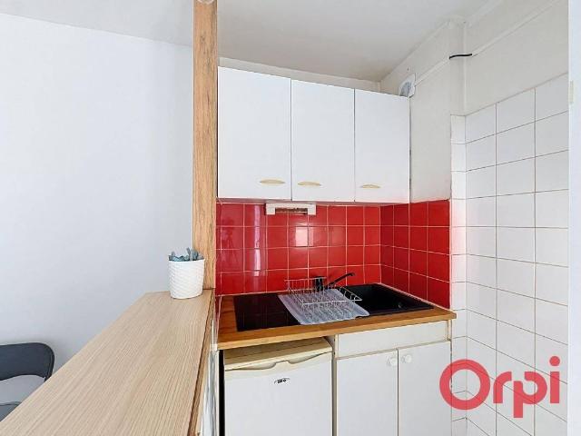 EXCLUSIVITÉ ORPI – PERPIGNAN – Studio meublé avec terrasse et pa