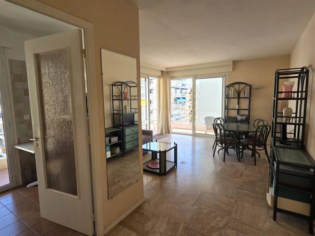 Exclusivité. Palm Beach, studio avec terrasse. 37m² Cannes