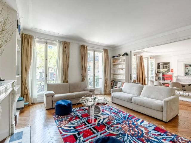 Exclusivité Paris 6 Appartement orienté Sud/ Est 2 chambres Quartiers Stanislas/ Vavin