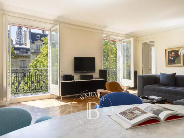 Exclusivité Paris 7 Etage élevé Vue Tour Eiffel