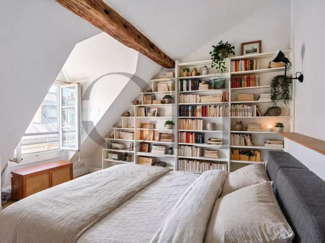 75007 PARIS Rue de Verneuil 1 chambre Dernier étage