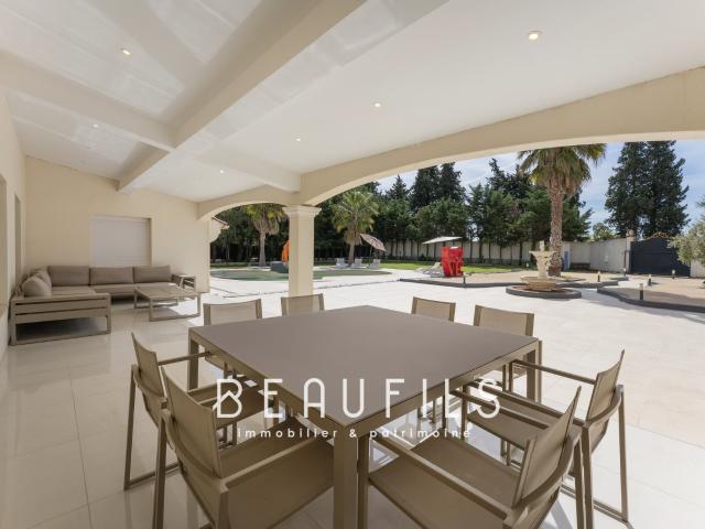 Exclusivité Petite Camargue Mas néo provençal de 400m2. 402m² Nîmes