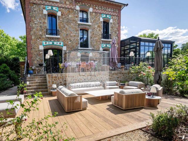 Exclusivité propriété d'exception rénovée Proche Parc des Ibis