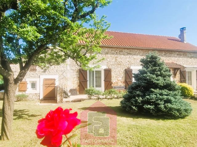 EXCLUSIVITE PRAYSSAC Charmante maison en pierre de plain pie. 135m² Prayssac