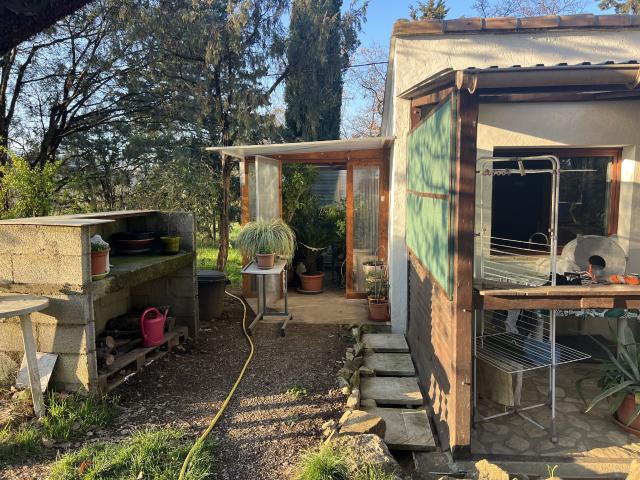 Exclusivité: Rare, charmante Maison F2 de 51 m2 env. sur une parcelle de 5000 m2 env. de terrain