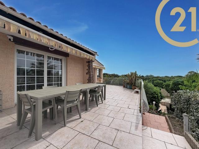 EXCLUSIVITÉ SAINT AYGULF Superbe Villa avec piscine