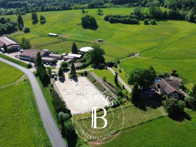 Exclusivité Saint Dié des Vosges Domaine équestre avec h. 548m² Hurbache