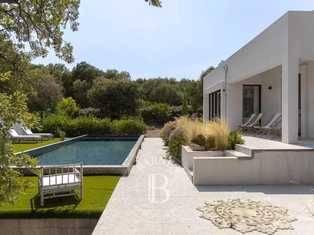 Sainte Lucie de Porto Vecchio, Villa T6, piscine, aperçu mer. 200m² Sainte Lucie de Porto Vecchio