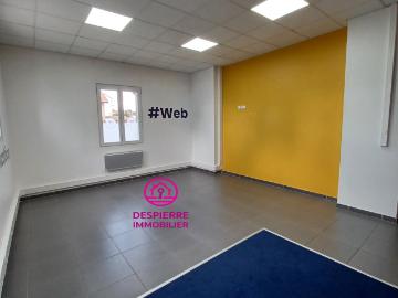 EXCLUSIVITE ! SALAISE SUR SANNE, actuellement des bureaux pouvant être transformés en appartement