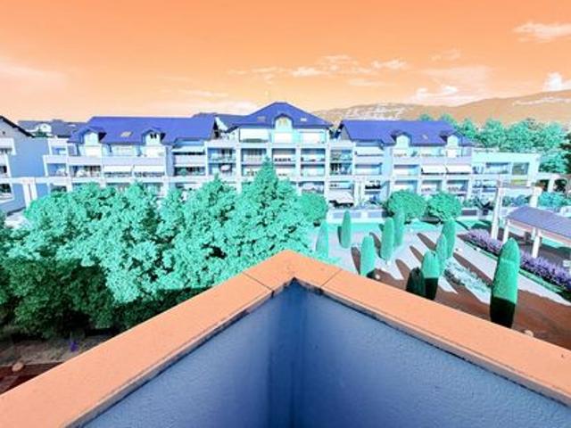 St Julien en Genevois résidence Les Cyclades II, Appartement duplex T5 de 177 m² utiles en dernier étage.