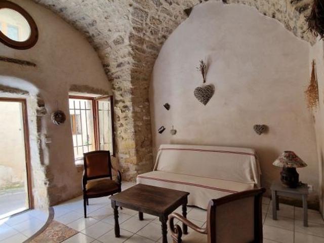 Exclusivité. Studio de caractère. Idéal pied à terre en Sud Luberon