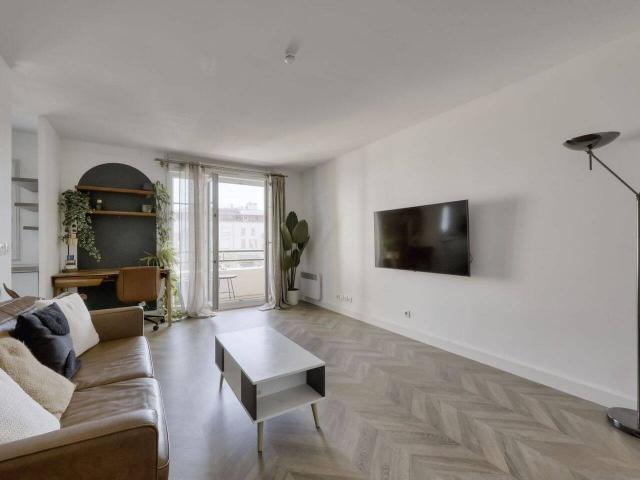 EXCLUSIVITÉ STUDIO MEUBLÉ