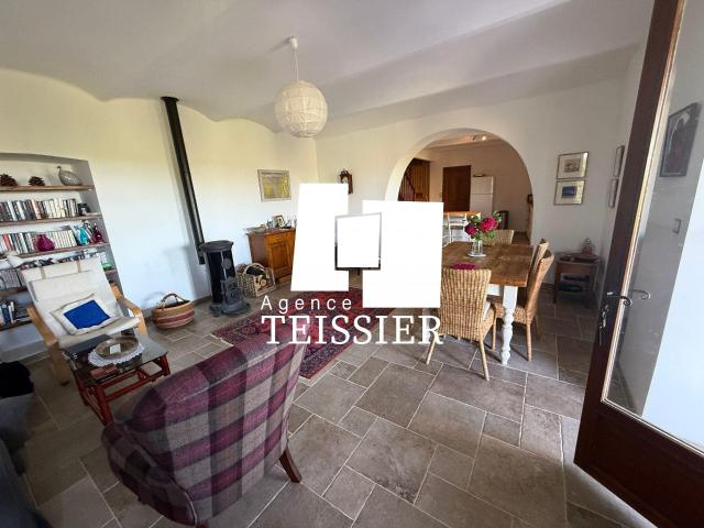 Exclusivité Sud Est France: 07460, Maison de pierre avec vu. 139m² Saint Paul le Jeune