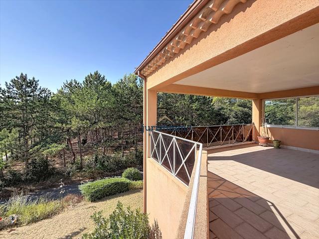 EXCLUSIVITÉ Superbe appartement 105 m2 Très grande terrasse. 105m² Vaison la Romaine