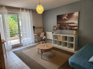 EXCLUSIVITE SUR AVIGNON LOCATION STUDIO MEUBLE de 23m² avec terrasse et parking 533€ toutes charges comprises