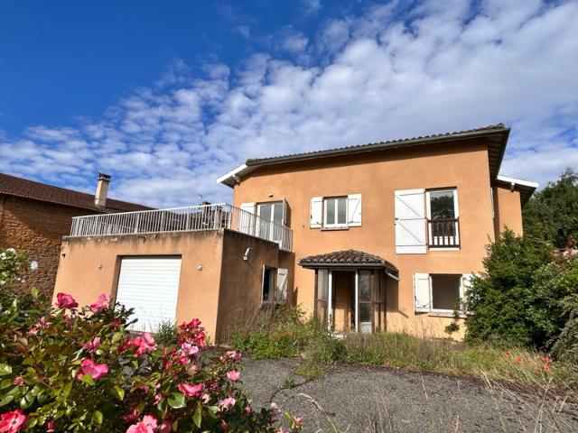 EXCLUSIVITE: SUR LES HAUTEURS DE VILLE SUR JARNIOUX VUE C