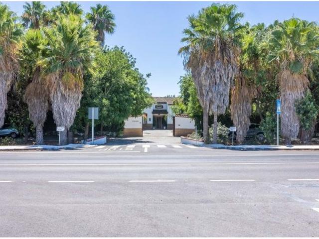 Exclusividad blindada en Jerez: Tu refugio Privado con Alma de Oasis Tropical