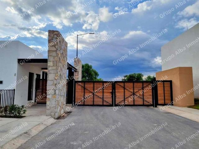 EXCLUSIVIDAD Y LUJO A TU ALCANCE: CASA NUEVA EN RENTA EN HACIENDA CARLOTA