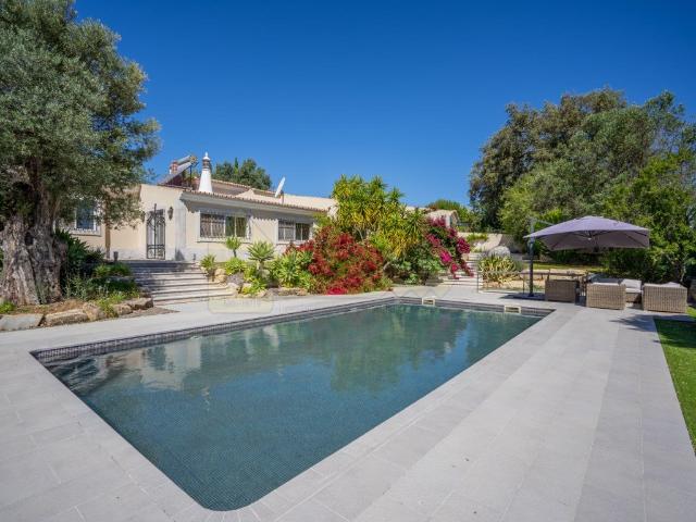 Exclusividade Magnifica propriedade terrea num jardim mad. 303m² Loulé São Sebastião