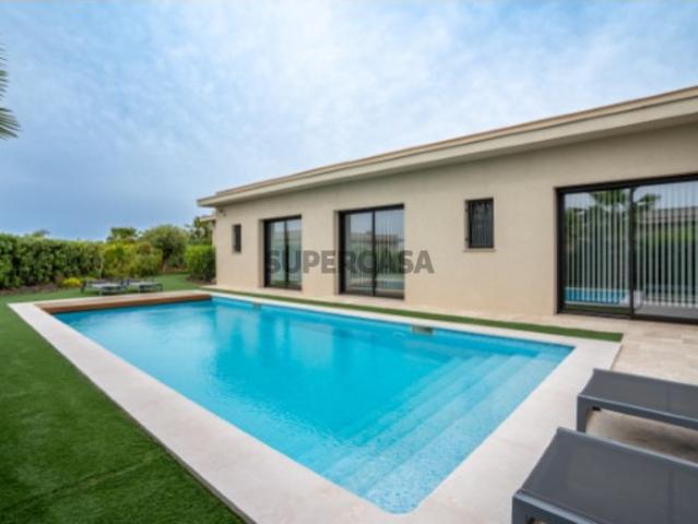 EXCLUSIVIDADE Moradia Térrea T3 de Luxo com Piscina Privada | Quinta de Faro, junto à Ria Formosa