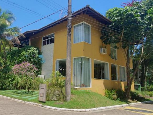 Exclusividade em Paúba: Sobrado de Esquina em Condomínio, 350m da Praia, Lazer de Clube e Segurança