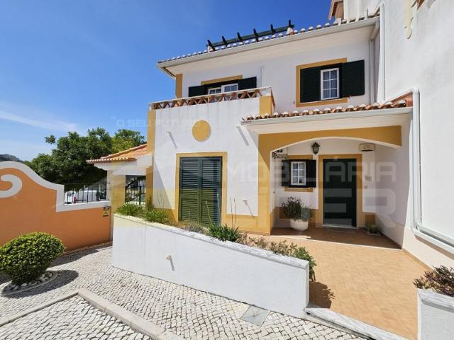 Exclusividade Imobiliária Lider Moradia T4 em Condomínio Fechado de Luxo no Centro da Venda do Pinheiro Mafra