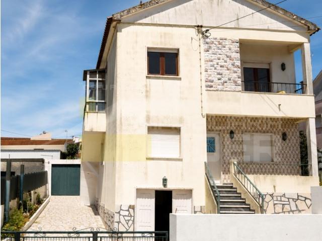 Exclusividade Imobiliária Lider Moradia T4 na Charneca Venda do Pinheiro Terreno 710m²