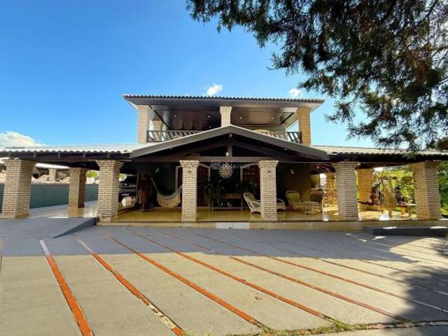 EXCLUSIVIDADE, LAZER E NATUREZA EM UM SÓ IMÓVEL! CASA À VENDA COM 2.498M² DE ÁREA TOTAL EM APUCARA