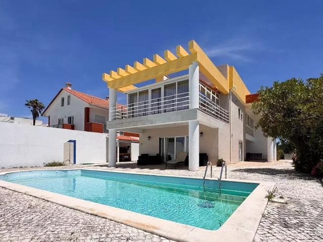 Exclusividade – Propriedade De Exceção Com Vista Panorâmica. 207m² Nazaré