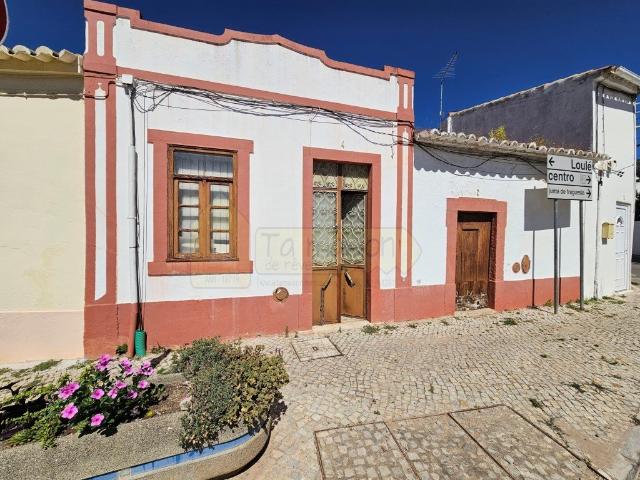 EXCLUSIVIDADE Ruina no centro de Salir com imenso potencial. 177m² Salir