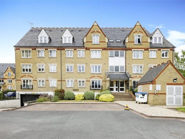 Exeter Close, Watford, Hertfordshire WD24, 2 bed flat to rent, £1,550 pcm | PrimeLocation