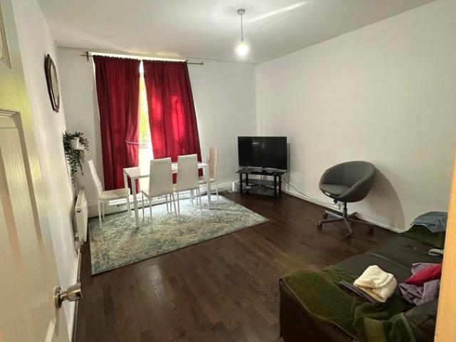 Exeter House, Hallfield Estate, Bayswater W2, 2 bed flat to rent, £2,700 pcm | PrimeLocation
