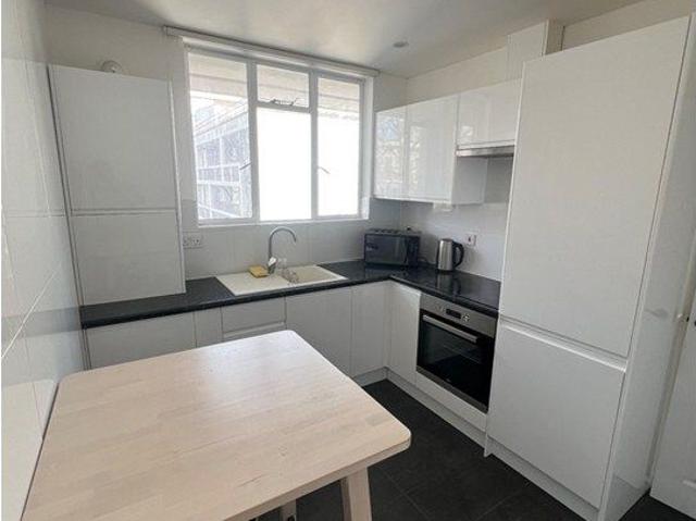 Exeter House, London W2, 3 bed flat to rent, £3,000 pcm | PrimeLocation