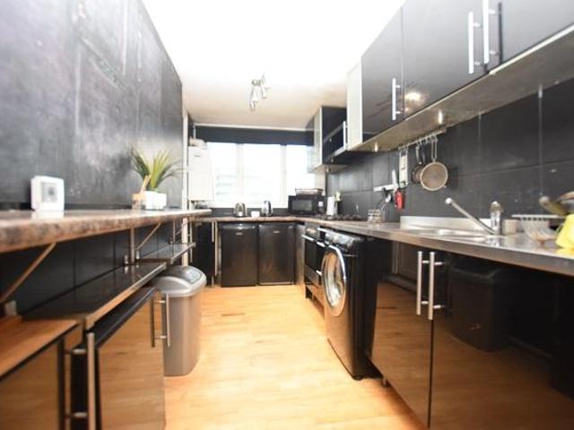 Exeter Place, Sheffield, S3 3 bed apartment to rent £1,100 pcm £254 pw