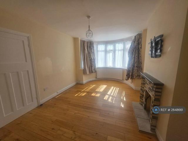 Exeter Road, Harrow, HA2 3 bed terraced house to rent £2,250 pcm £519 pw