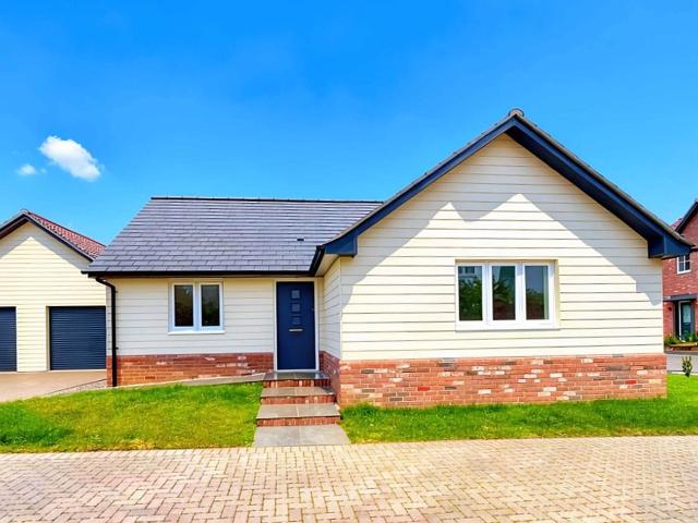 Exeter Road, Ipswich IP6, 3 bed detached bungalow to rent, £1,850 pcm | PrimeLocation