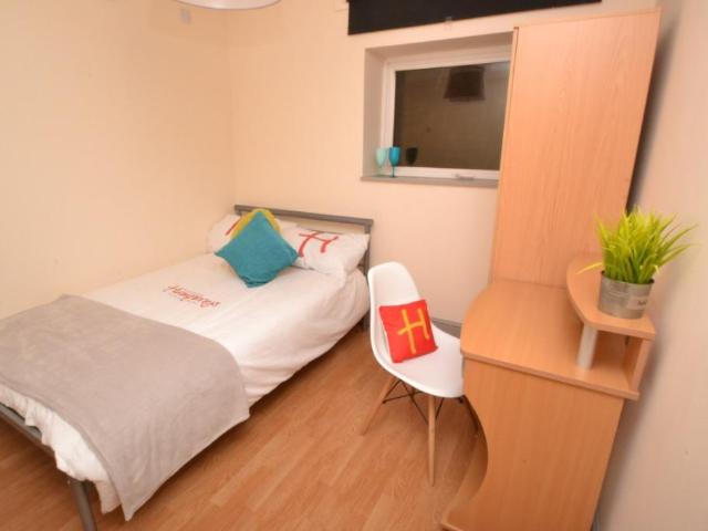 Exeter Road, Nottingham NG7 2 bed flat to rent £996 pcm £230 pw