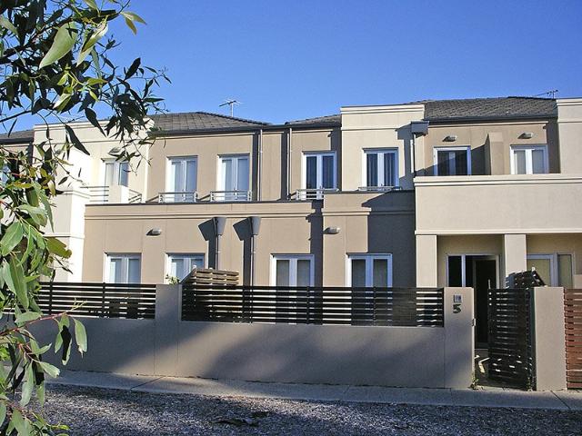 Executive 3 Bedroom town house, located in the popular Promenade Estate Underdale