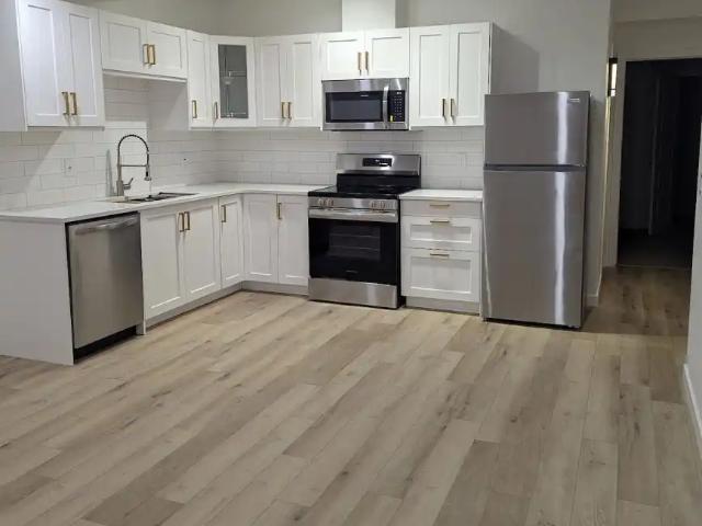 Executive 1 Bedroom Suite | Private Entry | Harmony Lake Access