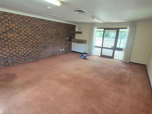 Executive 2.5 Acre Family Home in the Mansfield School Catchment!